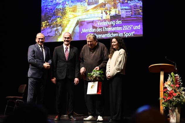 Octavian Ursu, Reinhard Seeliger,Matthias Eisenberg and Constanze Geier at the ceremony for the awarding of the Meridian of Honorary Office at the Gerhart Hauptmann Theater Görlitz Görlitz, 05 12 2025 Copyright: xMatthiasxWehnertx