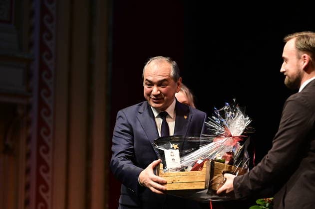 Octavian Ursu at the ceremony for the award of the Meridian of Honorary Office at the Gerhart Hauptmann Theater Görlitz Görlitz, 05 12 2025 Copyright: xMatthiasxWehnertx