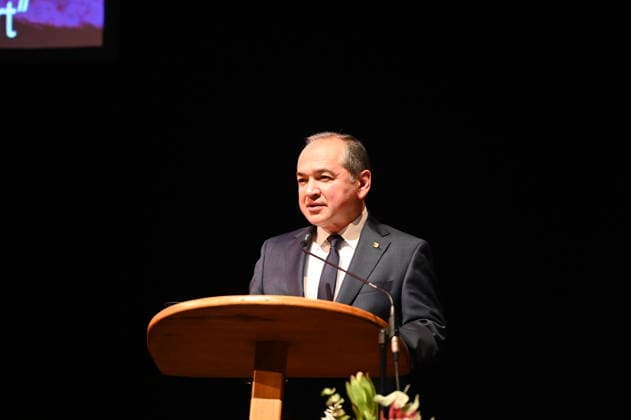 Octavian Ursu at the ceremony for the award of the Meridian of Honorary Office at the Gerhart Hauptmann Theater Görlitz Görlitz, 05 12 2025 Copyright: xMatthiasxWehnertx