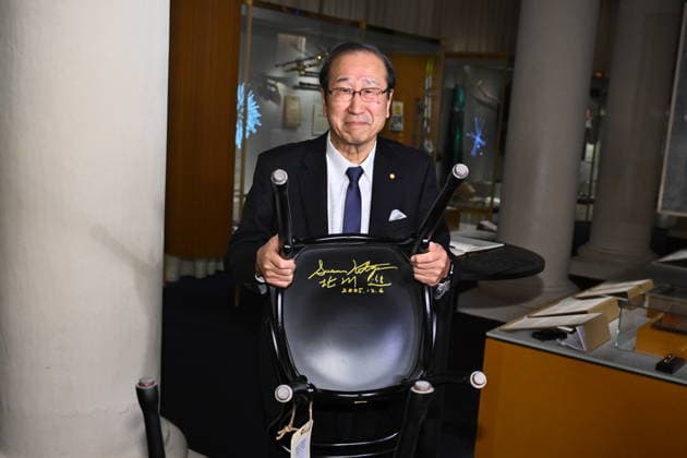 Susumu Kitagawa, laureate in chemistry, signs the Nobel Chairs at the Nobel Museum in Stockholm, Sweden, December 6, 2025 STOCKHOLM SWEDEN x10090x  Copyright: xClaudioxBresciani TTx NOBEL CHAIRS ARE SIGNED BY THE PRIZE WINNERS gBm0ishFD_8