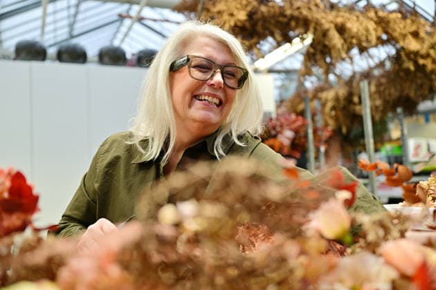 STOCKHOLM, SWEDEN 20251206 Helen Magnusson, Chief Florist at Hässelby Blommor during a press viewing of this years floral decorations for the Nobel Prize ceremony STOCKHOLM SWEDEN x10658x  Copyright: xMagnusxLejhall TTx HÄSSELBY BLOMMOR INÖFR NOBEL mwUaeWxBe58