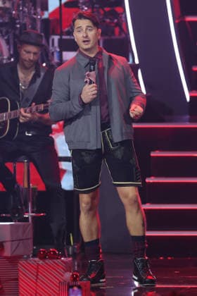 The Great Christmas Show 2025 Andreas Gabalier Austrian singer of popular music The Great Christmas Show presented by Giovanni Zarrella ZDF Live broadcast from 04 12 2025 in the Baden Arena Offenburg Offenburg, Baden Württemberg, Germany