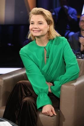 Annette Frier, actress, guest on the NDR Talk Show on 5 12 2025, photo session before the broadcast in the 3 program of NDR television in the Hamburg Lokstedt television studio