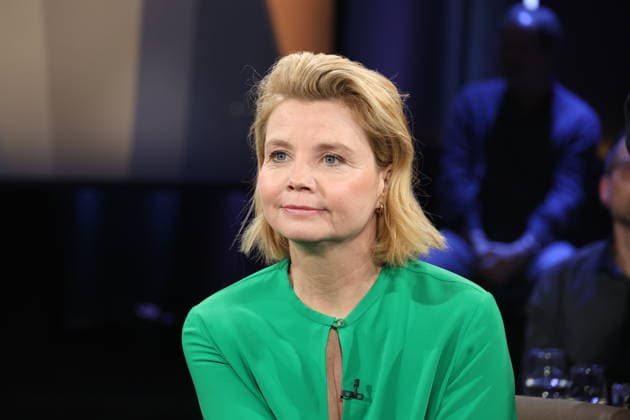 Annette Frier, actress, guest on the NDR Talk Show on 5 12 2025, photo session before the broadcast in the 3 program of NDR television in the Hamburg Lokstedt television studio