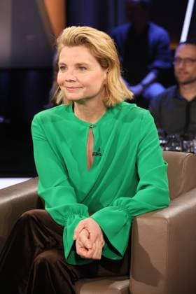 Annette Frier, actress, guest on the NDR Talk Show on 5 12 2025, photo session before the broadcast in the 3 program of NDR television in the Hamburg Lokstedt television studio