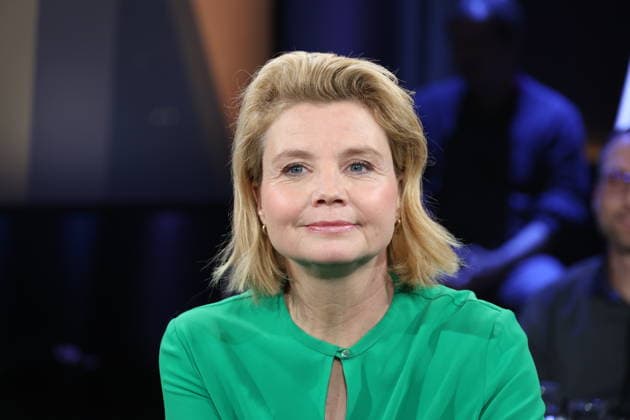 Annette Frier, actress, guest on the NDR Talk Show on 5 12 2025, photo session before the broadcast in the 3 program of NDR television in the Hamburg Lokstedt television studio