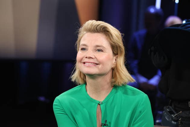 Annette Frier, actress, guest on the NDR Talk Show on 5 12 2025, photo session before the broadcast in the 3 program of NDR television in the Hamburg Lokstedt television studio