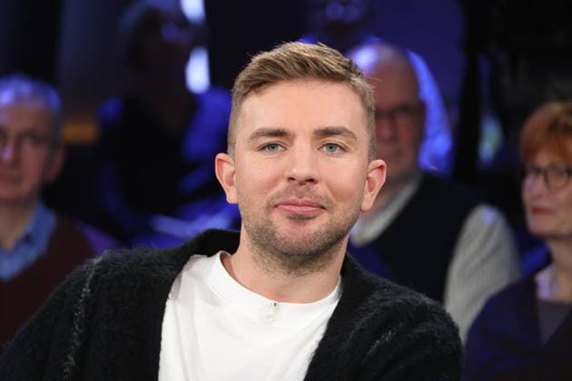 Christoph Kramer, soccer world champion and author, as a guest on the NDR Talk Show on 5 12 2025, photo session before the broadcast in the 3 program of NDR television in the Hamburg Lokstedt television studio