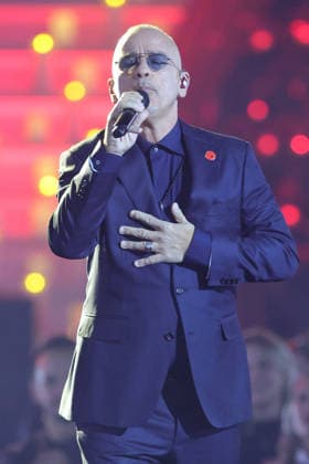The Great Christmas Show 2025 Eros Ramazzotti Italian pop singer, songwriter and music producer The Great Christmas Show presented by Giovanni Zarrella ZDF Live broadcast from 04 12 2025 in the Baden Arena Offenburg Offenburg, Baden Württemberg, Germany