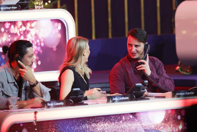 The Great Christmas Show 2025 Rene Casselly, Julia Lindholm and Andreas Gabalier on the donation phone The Great Christmas Show presented by Giovanni Zarrella ZDF Live broadcast from 04 12 2025 in the Baden Arena Offenburg Offenburg, Baden Württemberg, Germany