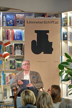Reading by the Polish Nobel Prize winner Olga Tokarczuk as part of the cultural initiative Literature Ship, in the old Kurdirektion in Bad ISchl, photographed on 5 12 2025, in the old Kurdirektion in Bad Ischl The picture shows the translator Lothar Quinkenstein 2025 Reading by the Polish Nobel Prize winne