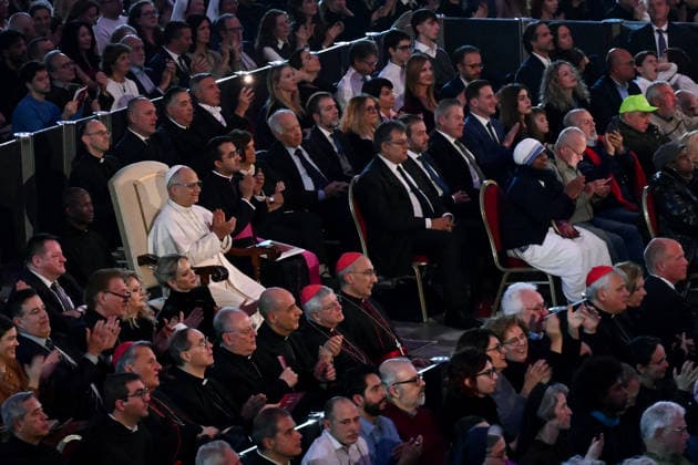 December 6, 2025, Rome, Rome, Italy: Pope Leo XIV attends the concert for the poor with Canadian singer Michael Steven Buble and Serena Autieri held in the Paul VI Hall in the Vatican. Vatican City 06 12 2025 Rome Italy  - ZUMAa289 20251206_zia_a289_073 Copyright: xMariaxLauraxAntonellix