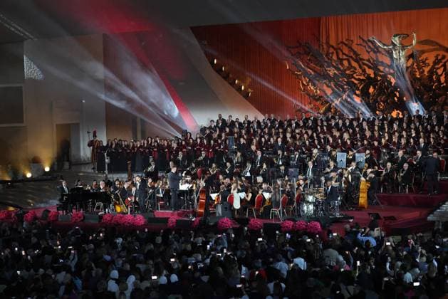December 6, 2025, Rome, Rome, Italy: Pope Leo XIV attends the concert for the poor with Canadian singer Michael Steven Buble and Serena Autieri held in the Paul VI Hall in the Vatican. Vatican City 06 12 2025 Rome Italy  - ZUMAa289 20251206_zia_a289_125 Copyright: xMariaxLauraxAntonellix