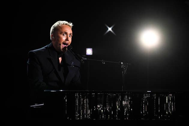 STOCKHOLM, SWEDEN 20251206 Edvin Törnblom performs during the final of Idol 2025 STOCKHOLM SWEDEN x10060x  Copyright: xHenrikxMontgomery TTx IDOL 2025 ZUzpZvd1pOs
