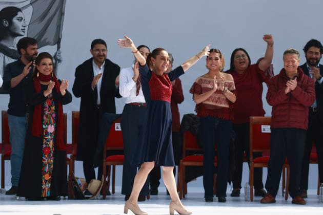 Mexican President Claudia Sheinbaum leads Seven years of transformation in Mexico City MEXICO CITY, MEXICO - DECEMBER 06: Mexican President Claudia Sheinbaum waves to supporters during the massive rally named Seven years of transformation at the Zocalo main square, in Mexico City, Mexico on December 06, 2025. The event which drew hundreds of thousands of people was held to celebrate seven years of MORENA party in power. Daniel Cardenas Anadolu Mexico City Mexico. Editorial use only. Please get in touch for any other usage.  Copyright: x2025xAnadoluxDanielxCardenasx