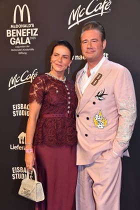 Sasha Dick Brave and Julia Roentgen at the benefit gala for the McDonalds Childrens Aid Foundation on 6 12 2025 in Munich McDonalds Benefit Gala 2025 in Munich