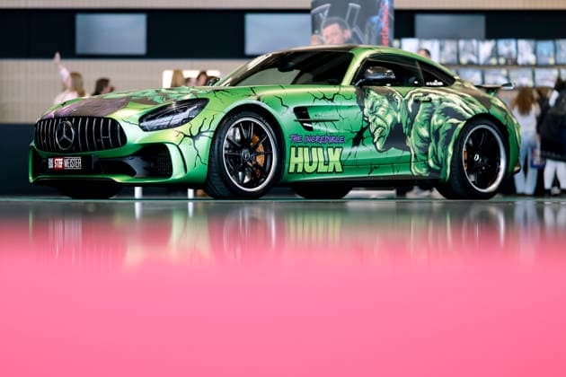 A Mercedes sports car with a paint job in the style of the Marvel character Hulk on display at the German Film Comic Con Dortmund at Messe Dortmund Dortmund, 06 12 2025 NRW Germany Copyright: xChristophxHardtx
