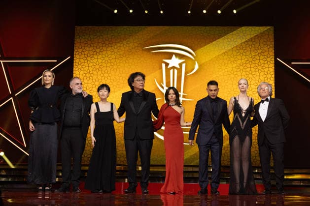 22nd Marrakech International Film Festival Day 9 nb The members of a jury: Julia Ducournau, Karim Aïnouz, Celine Song, Bong Joon-ho, Jenna Ortega, Payman Maadi, Anya Taylor-Joy and Hakim Belabbes attends the closing ceremony during day 9 of the 22nd Marrakech International Film Festival on December 06, 2025 in Marrakech, Maroc. Photo by Nasser Berzane ABACAPRESS.COM Marrakech  Copyright: xBerzanexNasser ABACAx