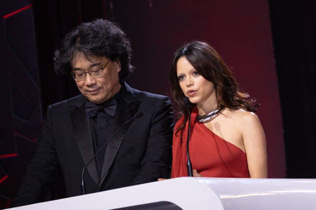 22nd Marrakech International Film Festival Day 9 nb Bong Joon-ho, Jenna Ortega attends the closing ceremony during day 9 of the 22nd Marrakech International Film Festival on December 06, 2025 in Marrakech, Maroc. Photo by Nasser Berzane ABACAPRESS.COM Marrakech  Copyright: xBerzanexNasser ABACAx