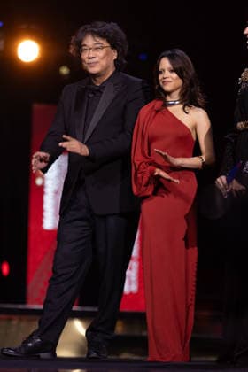 22nd Marrakech International Film Festival Day 9 nb Bong Joon-ho, Jenna Ortega attends the closing ceremony during day 9 of the 22nd Marrakech International Film Festival on December 06, 2025 in Marrakech, Maroc. Photo by Nasser Berzane ABACAPRESS.COM Marrakech  Copyright: xBerzanexNasser ABACAx