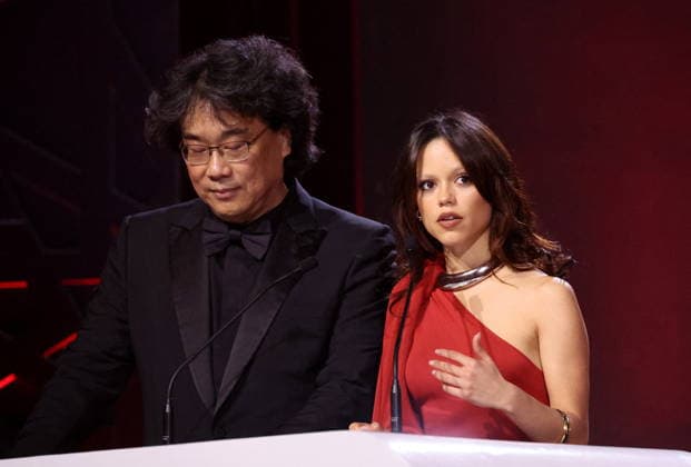 Bong Joon Ho, Jenna Ortega at the closing ceremony of the 22nd Marrakech International Film Festival, Morocco, on December 6, 2025 Dominique Jacovides Bestimage Closing ceremony of the 22nd Marrakech International Film Festival, Morocco, on December 6, 2025 Marrakech Morocco  Copyright: xDOMINIQUExJACOVIDESx xBESTIMAGExDOMINIQUExJACOVIDESx xBESTIMAGEx