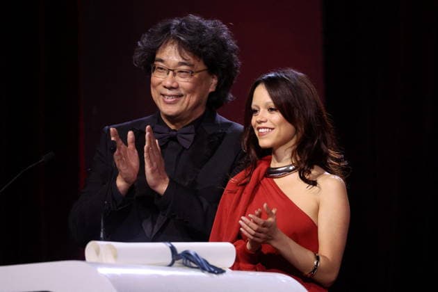 Bong Joon Ho, Jenna Ortega at the closing ceremony of the 22nd Marrakech International Film Festival, Morocco, on December 6, 2025 Dominique Jacovides Bestimage Closing ceremony of the 22nd Marrakech International Film Festival, Morocco, on December 6, 2025 Marrakech Morocco  Copyright: xDOMINIQUExJACOVIDESx xBESTIMAGExDOMINIQUExJACOVIDESx xBESTIMAGEx