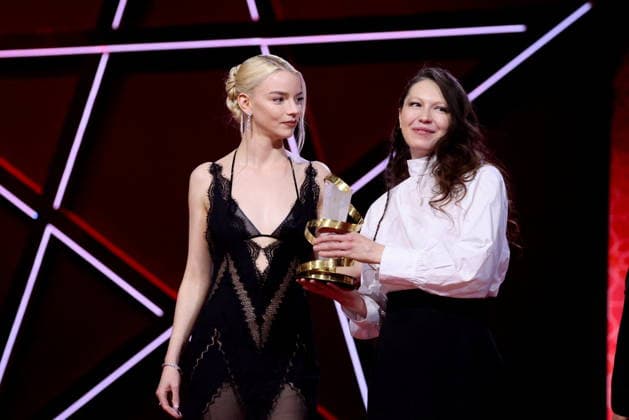 Vladlena Sandu, Jury Prize and Anya Taylor Joy at the closing ceremony of the 22nd Marrakech International Film Festival, Morocco, on December 6, 2025 Dominique Jacovides Bestimage Closing ceremony of the 22nd Marrakech International Film Festival, Morocco, on December 6, 2025 Marrakech Maroc  Copyright: xDOMINIQUExJACOVIDESx xBESTIMAGExDOMINIQUExJACOVIDESx xBESTIMAGEx
