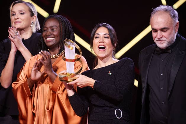 L R Celine Song, Aïssa Maïga, Erige Sehiri and Payman Maadi pose on stage after receiving the Étoile D Or award for the film Promised Sky during attends the Closing Ceremony during the 22nd Marrakech International Film Festival Marrakech, Morocco 06 12 2025 451320 2025 12 06 MARRAKECH Maroc  Copyright: xRomualdxMeigneuxx xStarfacex STAR_451320_119