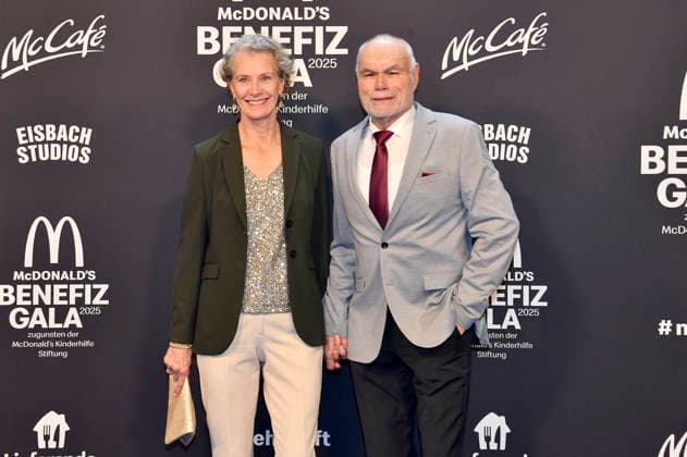 Ludger Burmann and company at the 20 McDonald s Benefit Gala in aid of the McDonald s Childrens Aid Foundation at the Eisbach Studios in Munich, 06 12 2025 Foto:xB.xInsingerx xFuturexImagex mcdonalds_5206