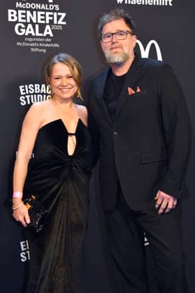 Nova Meierhenrich and Brian Bojsen at the 20 McDonald s Benefit Gala in aid of the McDonald s Childrens Aid Foundation at Eisbach Studios Munich, 06 12 2025 Foto:xB.xInsingerx xFuturexImagex mcdonalds_5215