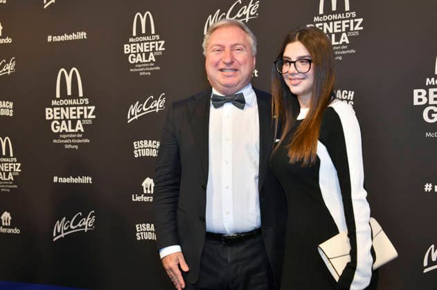 Sergio Maffettone with company at the 20 McDonald s Benefit Gala in favor of the McDonald s Childrens Aid Foundation at the Eisbach Studios Munich, 06 12 2025 Foto:xB.xInsingerx xFuturexImagex mcdonalds_5253