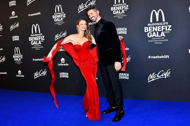Jana Schölermann with husband Thore Schölermann at the 20 McDonald s Benefit Gala in aid of the McDonald s Childrens Aid Foundation at the Eisbach Studios in Munich, 06 12 2025 Foto:xB.xInsingerx xFuturexImagex mcdonalds_5255