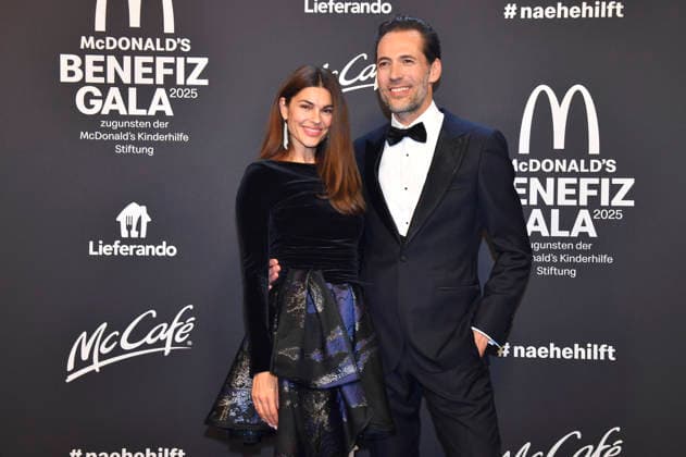 Alexander Mazza with wife Viola Mazza at the 20 McDonald s Benefit Gala in aid of the McDonald s Childrens Aid Foundation at the Eisbach Studios in Munich, 06 12 2025 Foto:xB.xInsingerx xFuturexImagex mcdonalds_5284