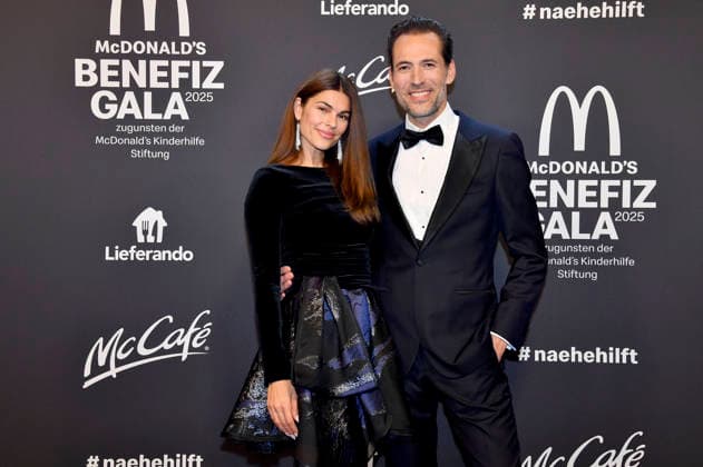 Alexander Mazza with wife Viola Mazza at the 20 McDonald s Benefit Gala in aid of the McDonald s Childrens Aid Foundation at the Eisbach Studios in Munich, 06 12 2025 Foto:xB.xInsingerx xFuturexImagex mcdonalds_5285