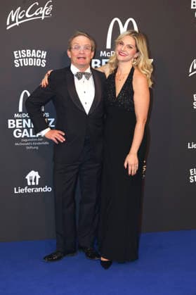 Wigald Boning with his wife Teresa Boning at the 20 McDonald s Benefit Gala in aid of the McDonald s Childrens Aid Foundation at the Eisbach Studios in Munich, 06 12 2025 Foto:xAgenturxWehnertx xGränzdörferx xFuturexImagex mcdonalds_5354