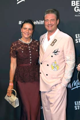 Sasha with wife Julia Röntgen at the 20 McDonald s Benefit Gala in aid of the McDonald s Childrens Aid Foundation at the Eisbach Studios in Munich, 06 12 2025 Foto:xAgenturxWehnertx xGränzdörferx xFuturexImagex mcdonalds_5368