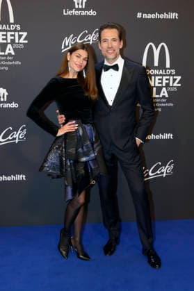 Alexander Mazza with wife Viola Mazza at the 20 McDonald s Benefit Gala in aid of the McDonald s Childrens Aid Foundation at the Eisbach Studios in Munich, 06 12 2025 Foto:xAgenturxWehnertx xGränzdörferx xFuturexImagex mcdonalds_5386