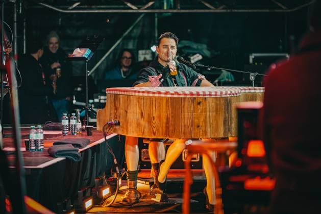 06 12 2025, Flachau, AUT, On the road in Salzburg, Ski Opening 2025, DAY 1, Andreas Gabalier, concert, in the picture Andreas Gabalier,