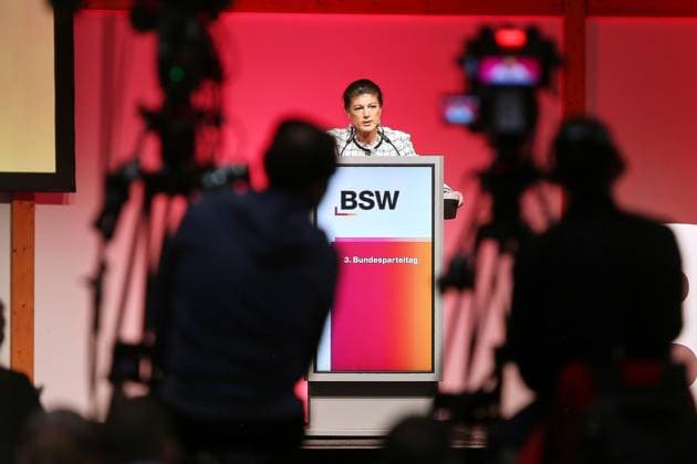 Magdeburg, Sachsen-Anhalt, Deutschland, 07.12.2025: Messe: 3. BSW-Bundesparteitag: Sahra Wagenknecht *** Magdeburg, Saxony-Anhalt, Germany, 07 12 2025 Trade fair 3 BSW Federal Party Conference Sahra Wagenknecht Copyright: xdtsxNachrichtenagenturx dts_97966