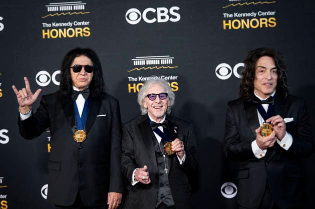 (L-R) Kiss members Gene Simmons, Peter Criss and Paul Stanley arrive on the red carpet for the 48th annual Kennedy Center Honors at the Kennedy Center in Washington DC on Sunday, December 7, 2025. President Donald Trump will host this year s event, which honors songwriter George Strait, actors Michael Crawford and Sylvester Stallone, singer Gloria Gaynor, and the rock band Kiss.  WAP20251207522 BONNIExCASH
