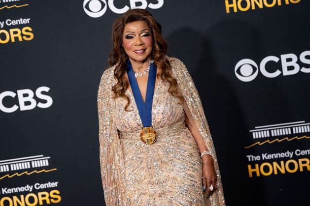 Kennedy Center Honoree Singer Gloria Gaynor arrives on the red carpet for the 48th annual Kennedy Center Honors at the Kennedy Center in Washington DC on Sunday, December 7, 2025. President Donald Trump will host this year s event, which honors songwriter George Strait, actors Michael Crawford and Sylvester Stallone, singer Gloria Gaynor, and the rock band Kiss.  WAP20251207545 BONNIExCASH