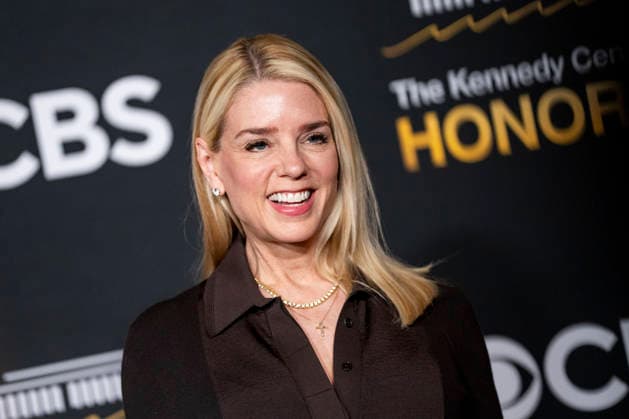 Attorney General Pam Bondi arrives on the red carpet for the 48th annual Kennedy Center Honors at the Kennedy Center in Washington DC on Sunday, December 7, 2025. President Donald Trump will host this year s event, which honors songwriter George Strait, actors Michael Crawford and Sylvester Stallone, singer Gloria Gaynor, and the rock band Kiss.  WAP20251207576 BONNIExCASH