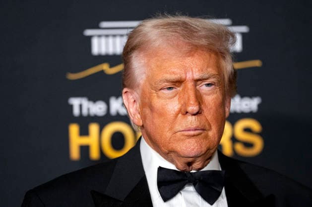 President Donald Trump arrives on the red carpet for the 48th annual Kennedy Center Honors at the Kennedy Center in Washington DC on Sunday, December 7, 2025. President Donald Trump will host this year s event, which honors songwriter George Strait, actors Michael Crawford and Sylvester Stallone, singer Gloria Gaynor, and the rock band Kiss.  WAP20251207502 BONNIExCASH