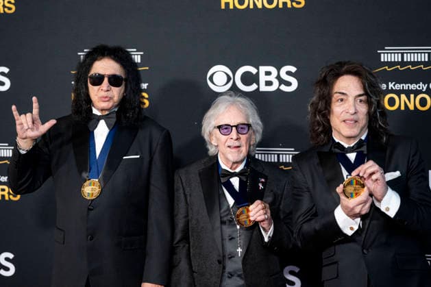 (L-R) Kennedy Center Honorees Gene Simmons, Peter Criss and Paul Stanley of Kiss arrive on the red carpet for the 48th annual Kennedy Center Honors at the Kennedy Center in Washington DC on Sunday, December 7, 2025. President Donald Trump will host this year s event, which honors songwriter George Strait, actors Michael Crawford and Sylvester Stallone, singer Gloria Gaynor, and the rock band Kiss.  WAP20251207523 BONNIExCASH