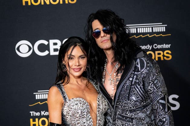Shaunyl Benson and Criss Angel arrive on the red carpet for the 48th annual Kennedy Center Honors at the Kennedy Center in Washington DC on Sunday, December 7, 2025. President Donald Trump will host this year s event, which honors songwriter George Strait, actors Michael Crawford and Sylvester Stallone, singer Gloria Gaynor, and the rock band Kiss.  WAP20251207540 BONNIExCASH