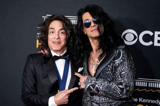 Kennedy Center Honoree and member of Kiss Paul Stanley and Magician and illusionist Criss Angel arrive on the red carpet for the 48th annual Kennedy Center Honors at the Kennedy Center in Washington DC on Sunday, December 7, 2025. President Donald Trump will host this year s event, which honors songwriter George Strait, actors Michael Crawford and Sylvester Stallone, singer Gloria Gaynor, and the rock band Kiss.  WAP20251207541 BONNIExCASH