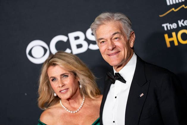 Administrator for the Centers for Medicare & Medicaid Services Mehmet Oz and his wife, Lisa Oz, arrive on the red carpet for the 48th annual Kennedy Center Honors at the Kennedy Center in Washington DC on Sunday, December 7, 2025. President Donald Trump will host this year s event, which honors songwriter George Strait, actors Michael Crawford and Sylvester Stallone, singer Gloria Gaynor, and the rock band Kiss.  WAP20251207568 BONNIExCASH