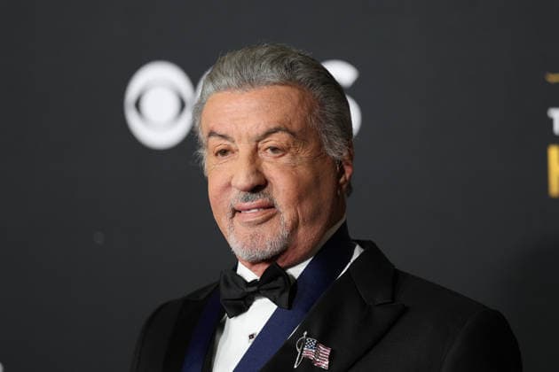 Actor Sylvester Stallone poses on the red carpet at the Kennedy Honors at the Kennedy Center in Washington, United States, 07 December 2025. Gala in honor of the 2025 Kennedy Center honorees !ACHTUNG: NUR REDAKTIONELLE NUTZUNG!  Copyright: xOctavioxGuzmánx AME6716 20251208-55018768463_1