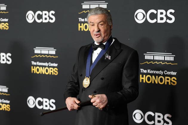 Actor Sylvester Stallone poses on the red carpet at the Kennedy Honors at the Kennedy Center in Washington, United States, 07 December 2025. Gala in honor of the 2025 Kennedy Center honorees !ACHTUNG: NUR REDAKTIONELLE NUTZUNG!  Copyright: xOctavioxGuzmánx AME6712 20251208-55018768482_1