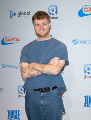 Capital s Jingle Bell Ball 2025 With Barclaycard Sunday - Arrivals Alex Warrenattends Capital s Jingle Bell Ball 2025 at The O2 Arena on December 07, 2025 in London, England, Credit:Jules Annan Avalon  Copyright: xJulesxAnnanx xAvalonx 1057518244
